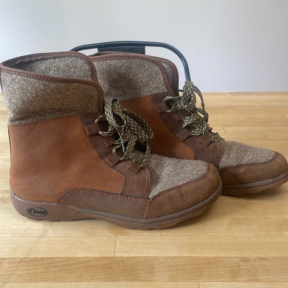 Great Condition Chaco Barbary Boots